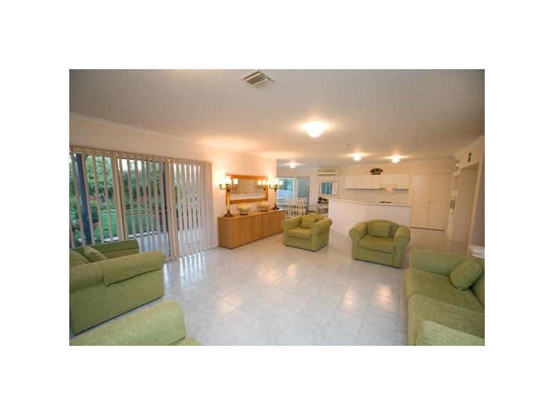 12 Garland Rise, Rowville VIC 3178