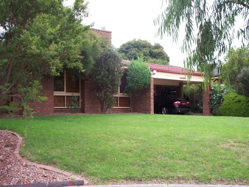 25 Huntingdon Drive, Wantirna South VIC 3152