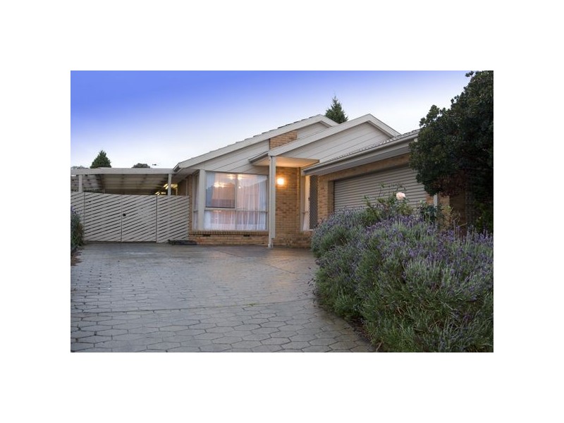 325 Dandelion Drive, Rowville VIC 3178