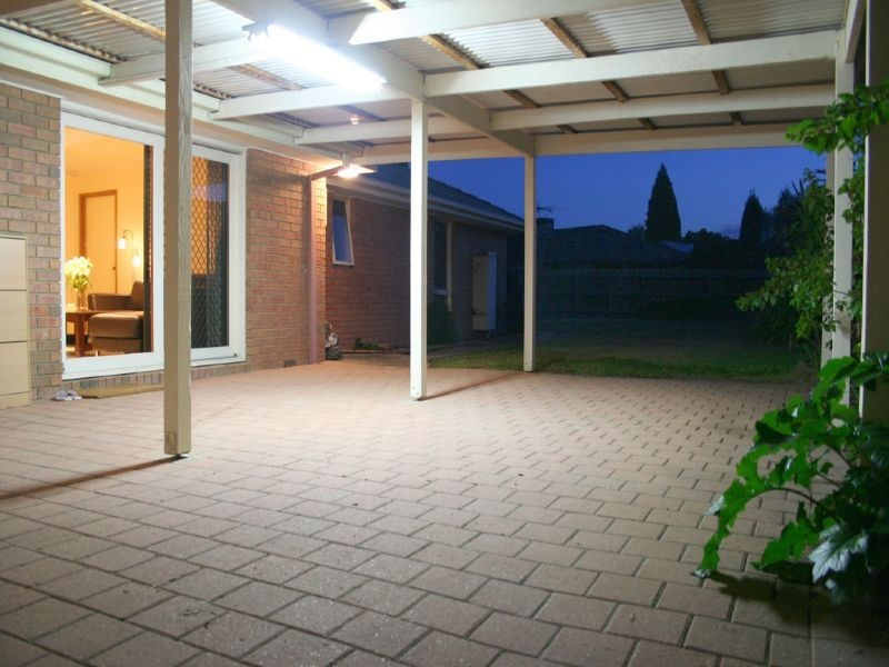 176 Waradgery Drive, Rowville VIC 3178