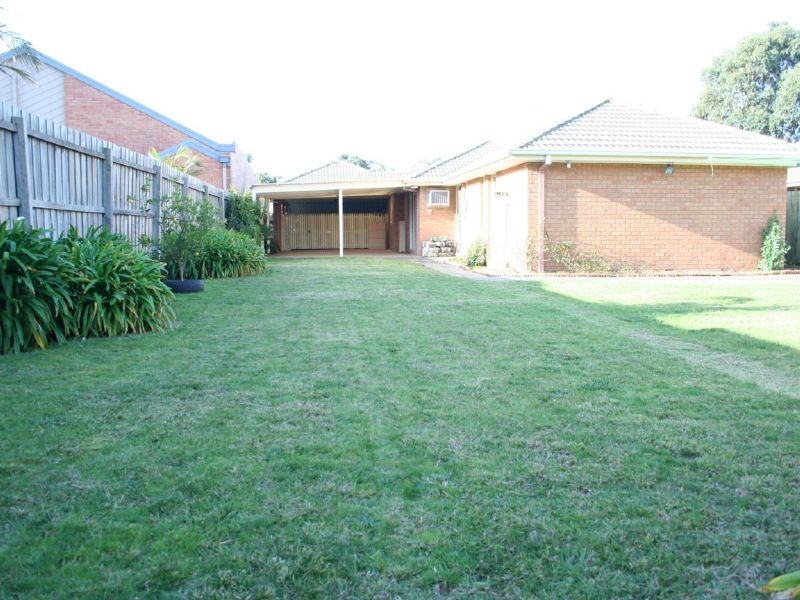 176 Waradgery Drive, Rowville VIC 3178