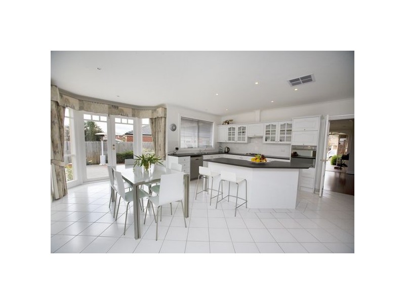 13 Hampden Court, Rowville VIC 3178