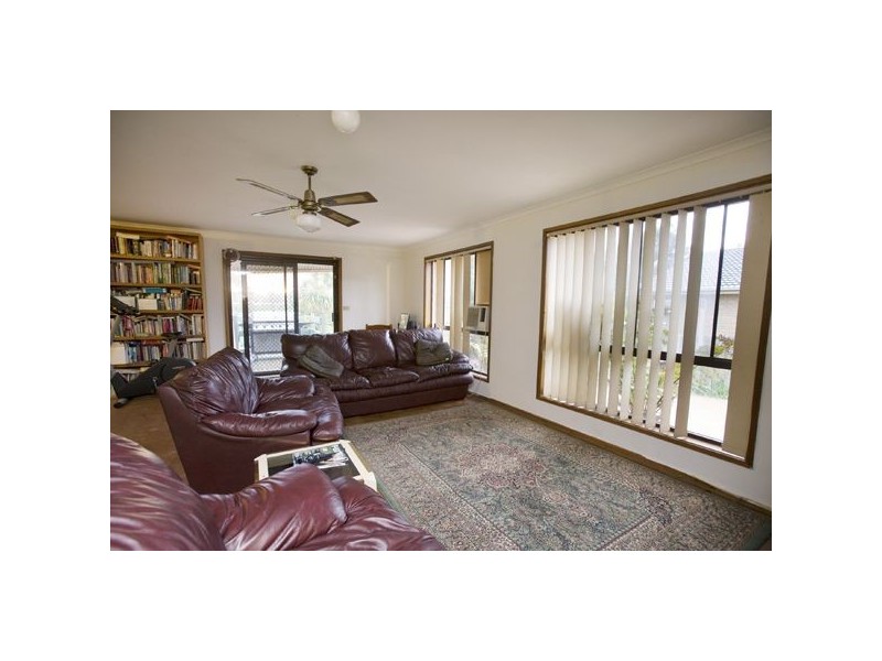 17 Clondara Drive, Rowville VIC 3178