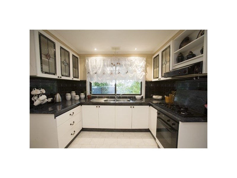 38 Denver Crescent, Rowville VIC 3178