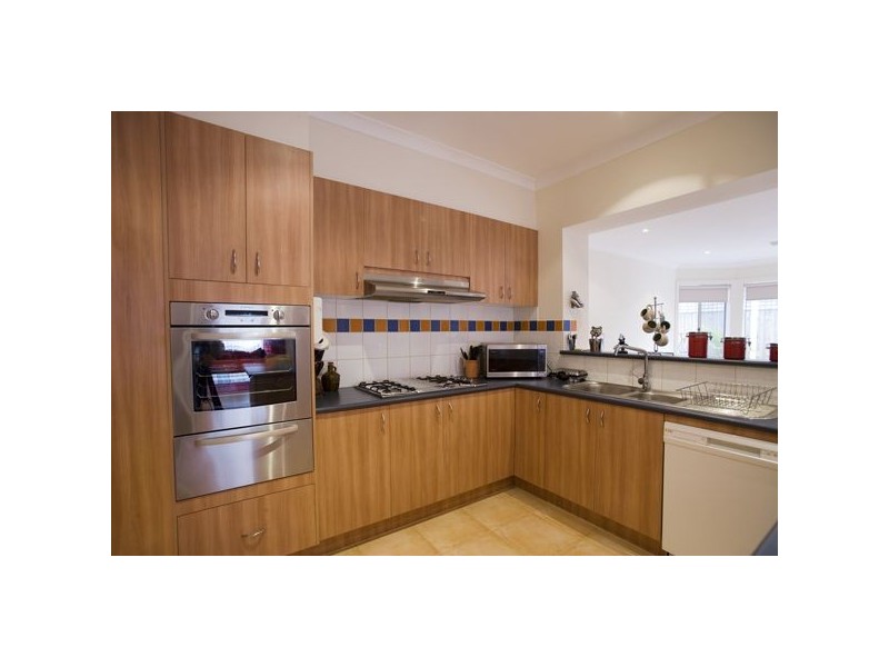 38 Whitecliffe Drive, Rowville VIC 3178