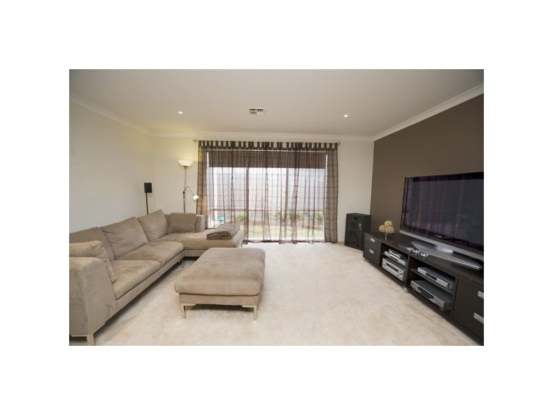 38 Whitecliffe Drive, Rowville VIC 3178
