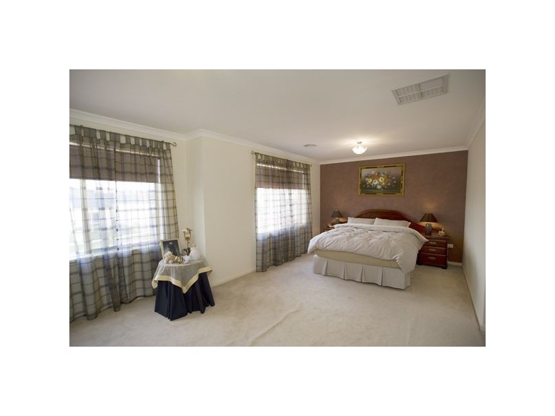 38 Whitecliffe Drive, Rowville VIC 3178