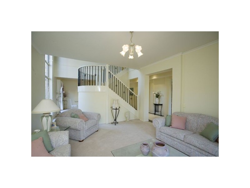 8 Miramah Close, Rowville VIC 3178