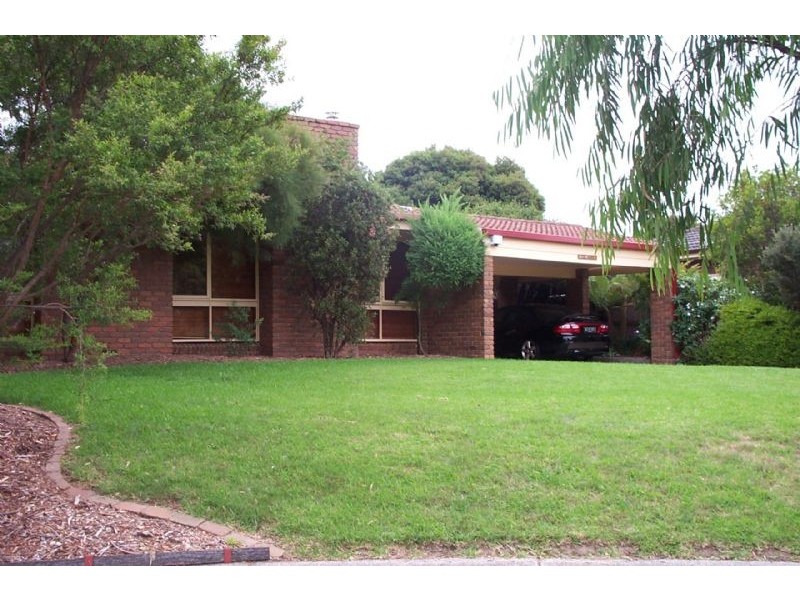 25 Huntingdon Drive, Wantirna South VIC 3152