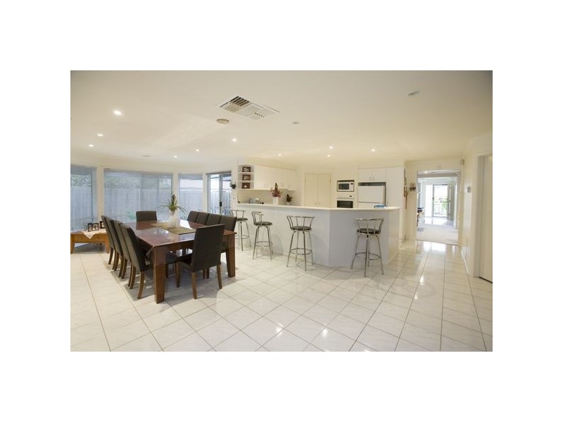 60 Shearer Drive, Rowville VIC 3178