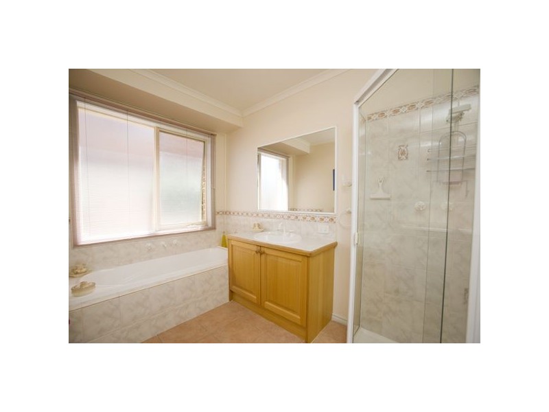 41 Fairway Drive, Rowville VIC 3178