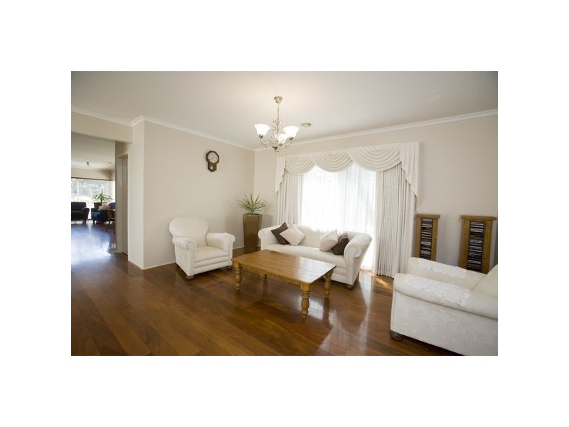 21 Garland Rise, Rowville VIC 3178