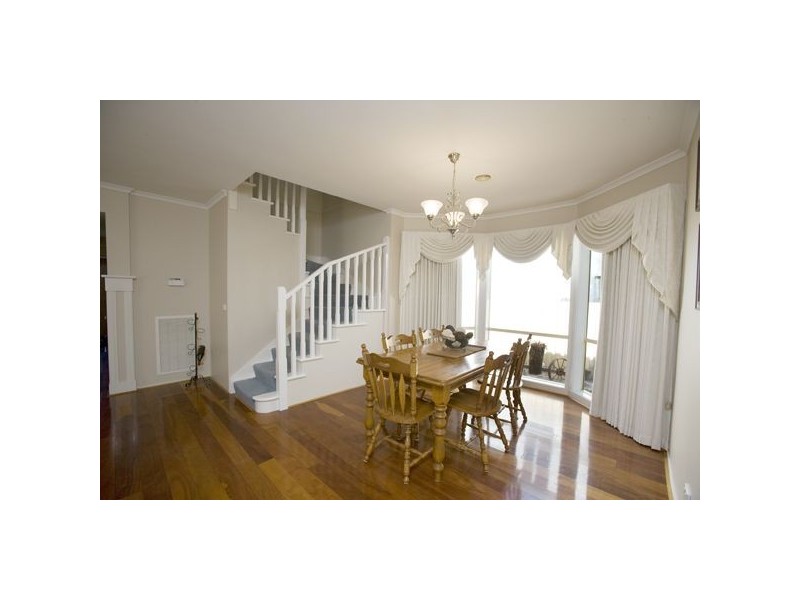 21 Garland Rise, Rowville VIC 3178