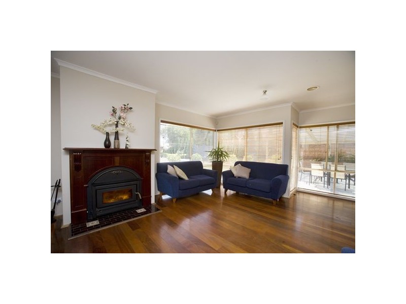 21 Garland Rise, Rowville VIC 3178