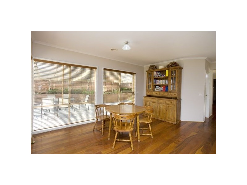 21 Garland Rise, Rowville VIC 3178