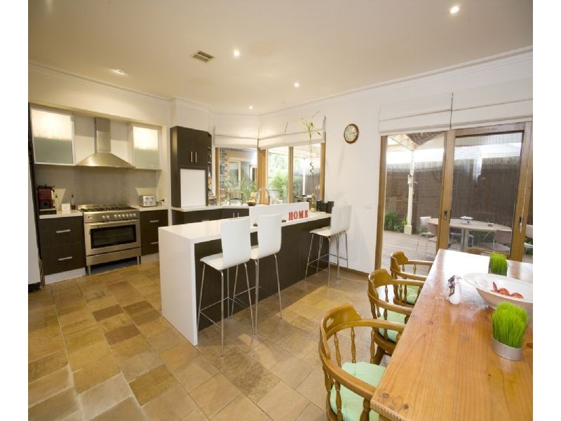 5 St Helena Place, Rowville VIC 3178