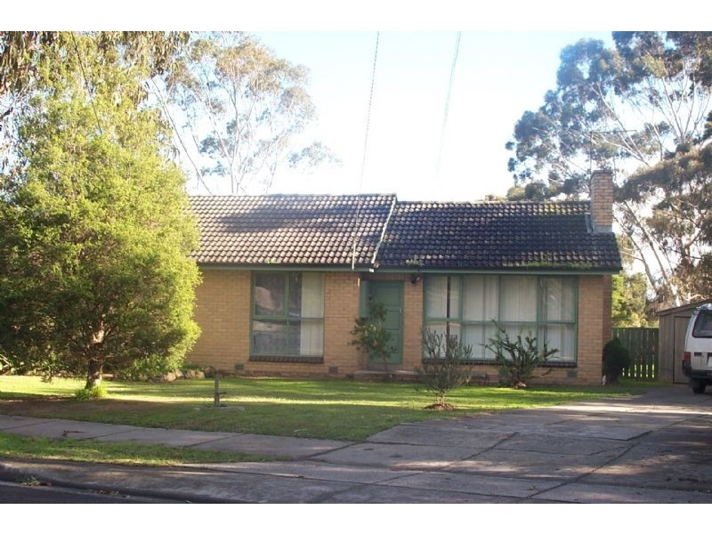 18 Deschamp Crescent, Rowville VIC 3178