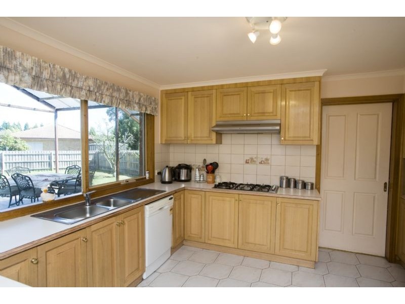 186 Waradgery Drive, Rowville VIC 3178