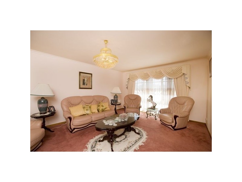 186 Waradgery Drive, Rowville VIC 3178