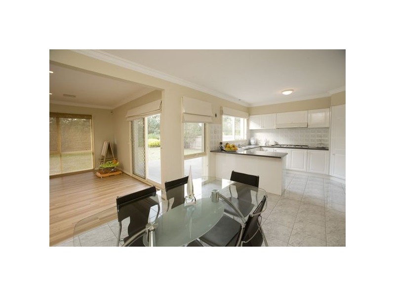19 Cairn Curren Close, Rowville VIC 3178