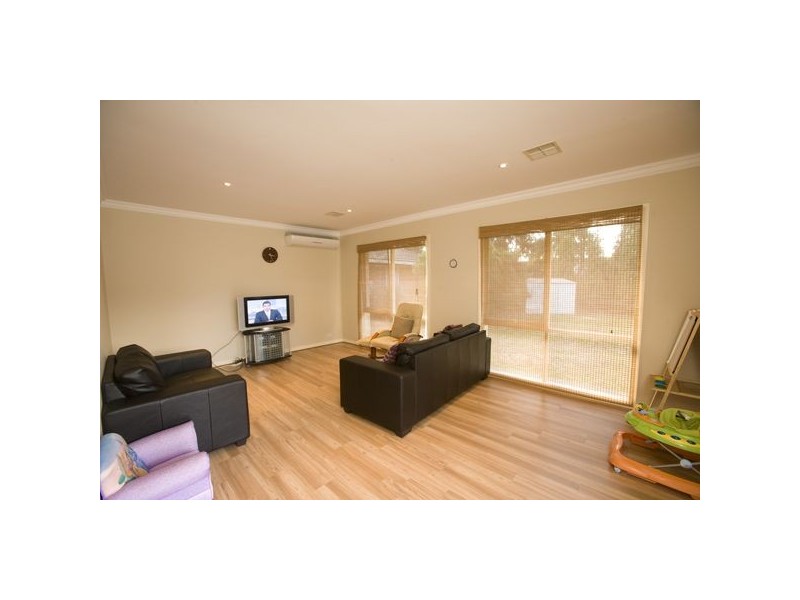 19 Cairn Curren Close, Rowville VIC 3178