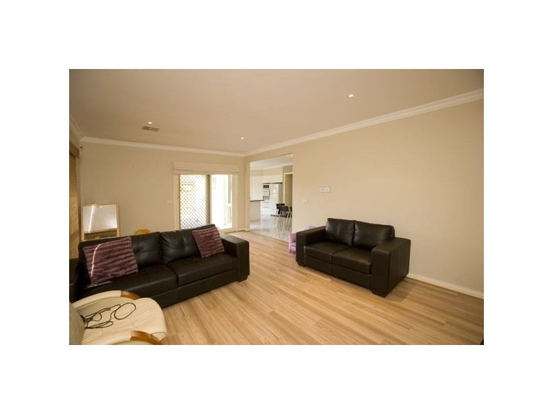 19 Cairn Curren Close, Rowville VIC 3178