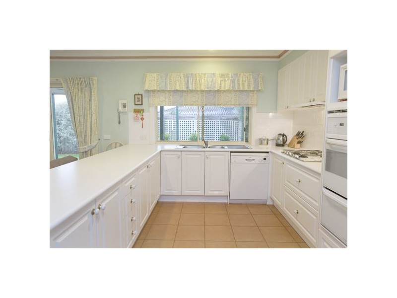 7 Manhatten Terrace, Rowville VIC 3178