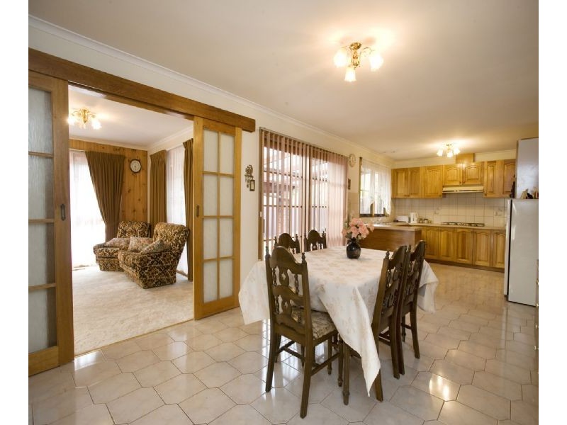 70 Dandelion Drive, Rowville VIC 3178