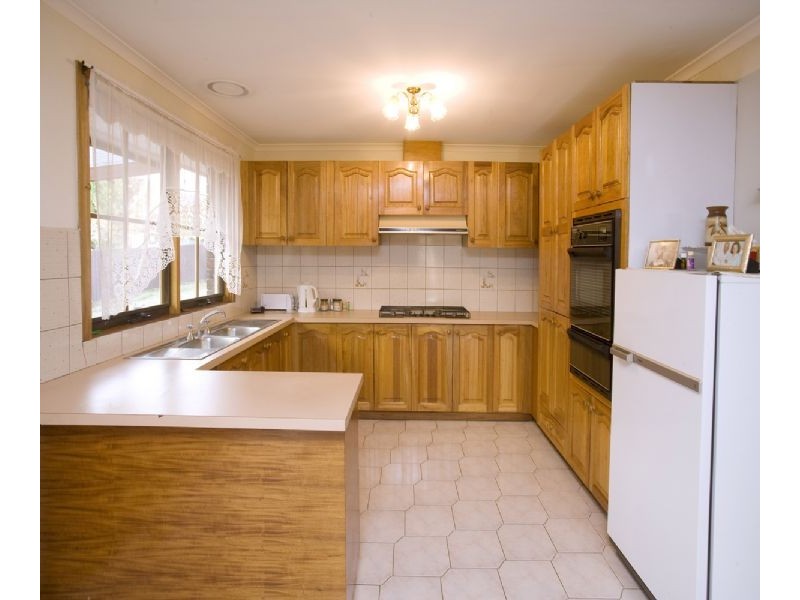 70 Dandelion Drive, Rowville VIC 3178