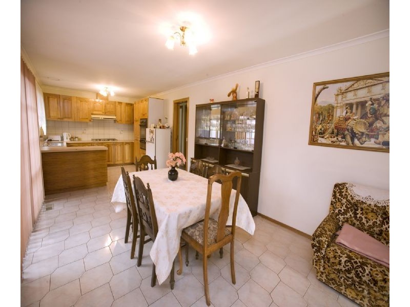 70 Dandelion Drive, Rowville VIC 3178