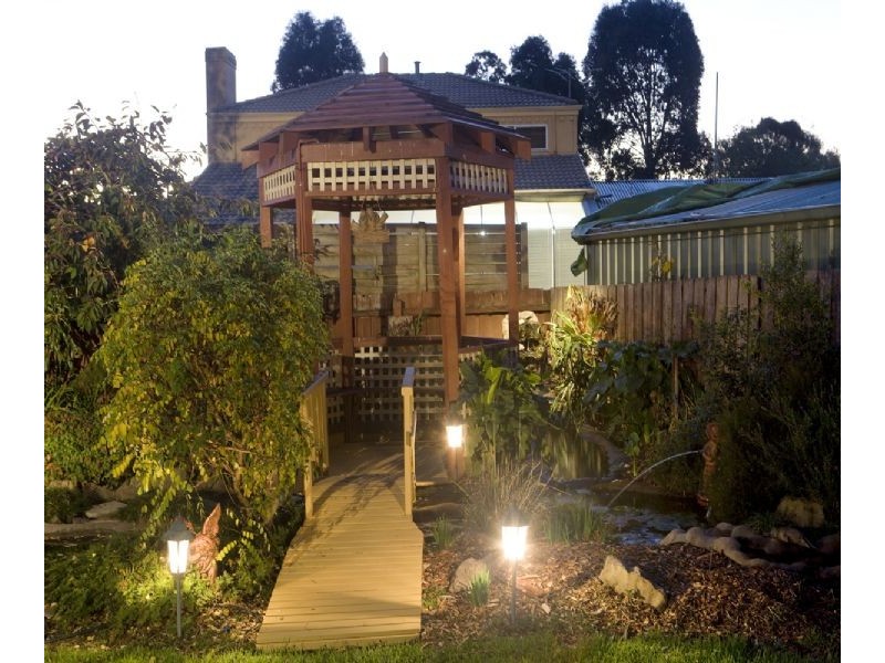 18 Winnipeg Street, Rowville VIC 3178