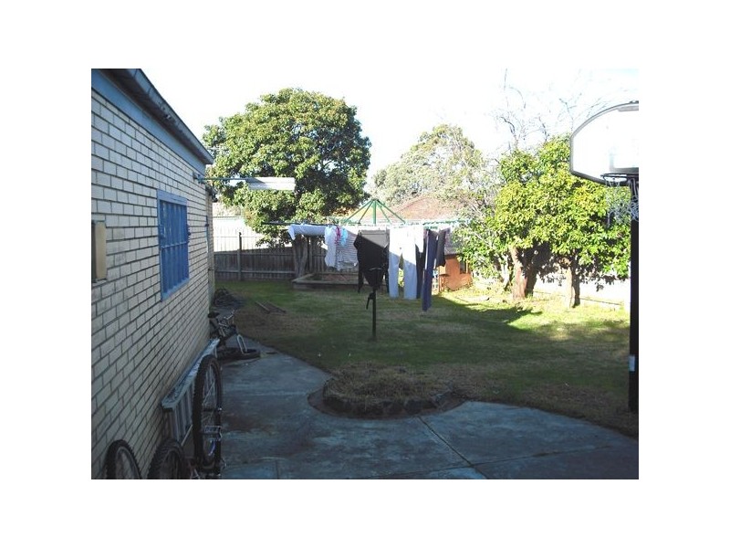 9 Laura Road, Knoxfield VIC 3180