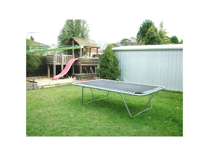 8 Jindabyne Court, Lysterfield VIC 3156