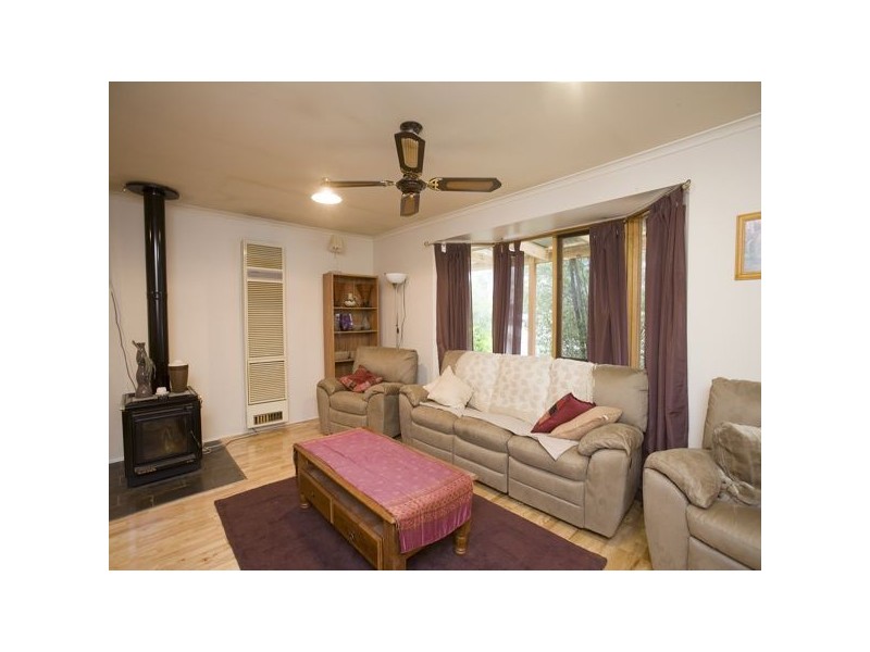 10 Prior Court, Rowville VIC 3178