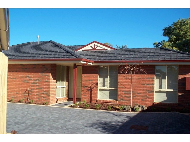 2/266 Dandelion Drive, Rowville VIC 3178