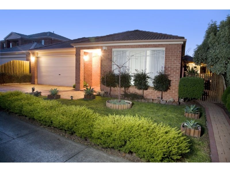 5 Buckingham Drive, Rowville VIC 3178
