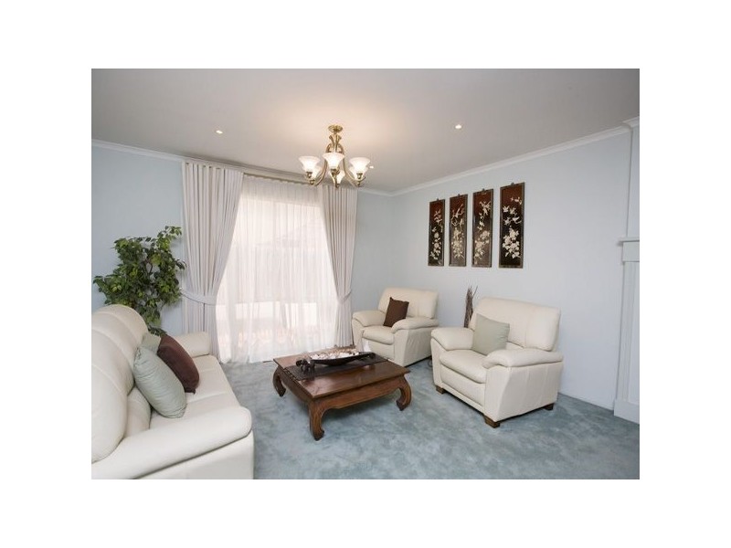 5 Buckingham Drive, Rowville VIC 3178
