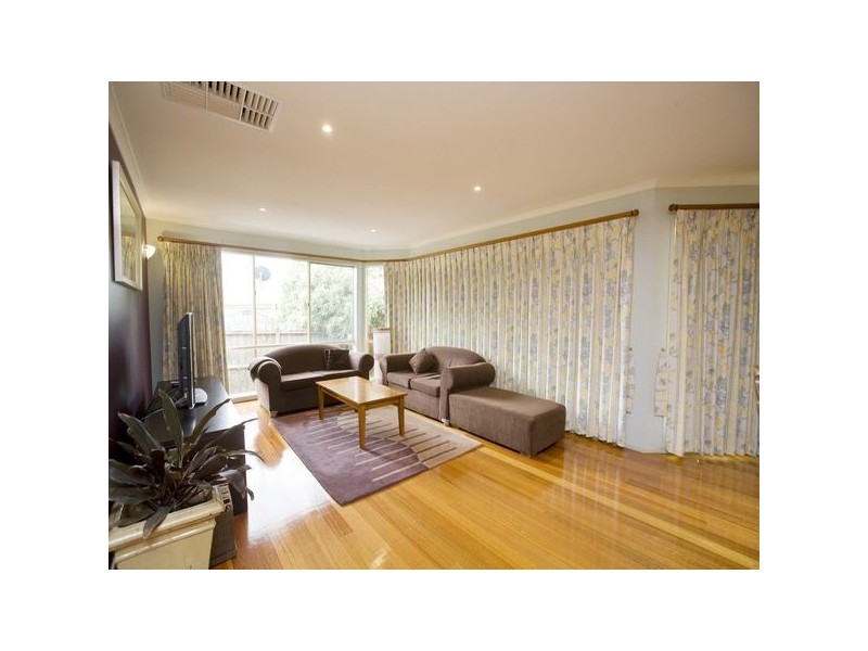 5 Buckingham Drive, Rowville VIC 3178