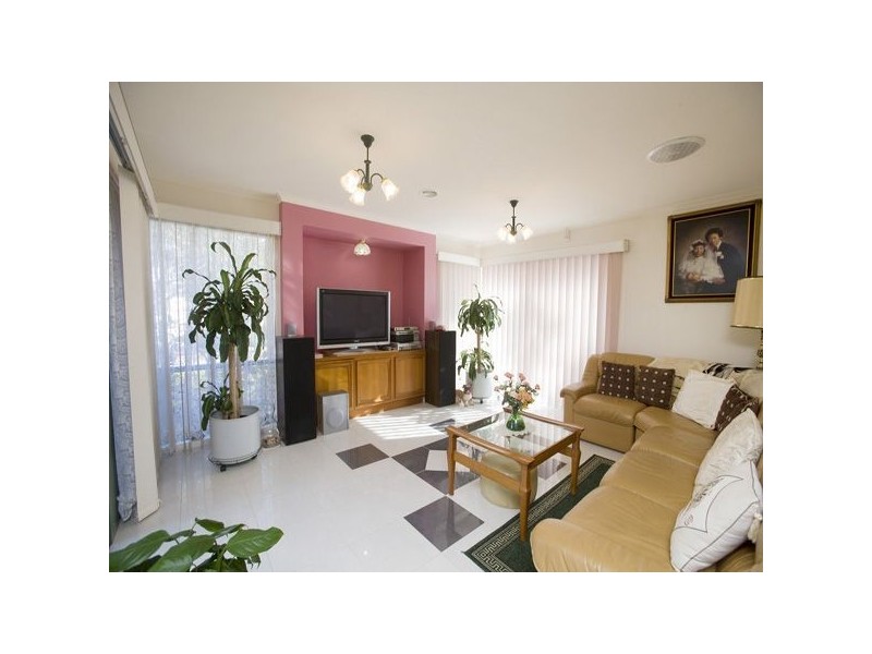 1 Whitecliffe Drive, Rowville VIC 3178