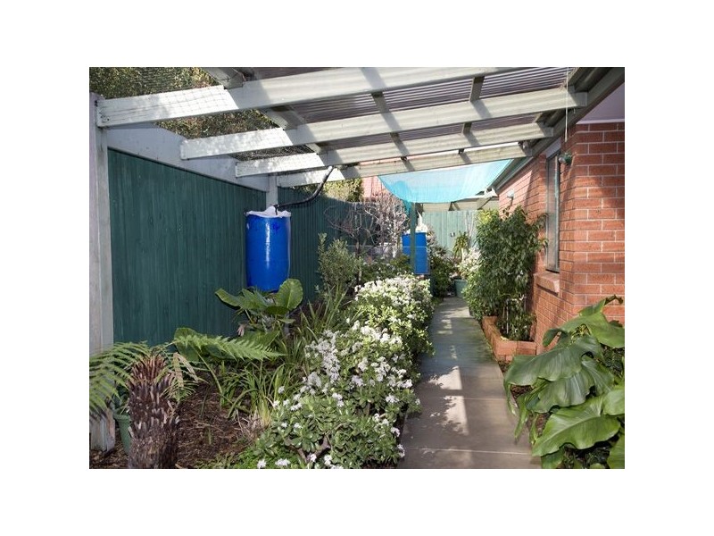 1 Whitecliffe Drive, Rowville VIC 3178