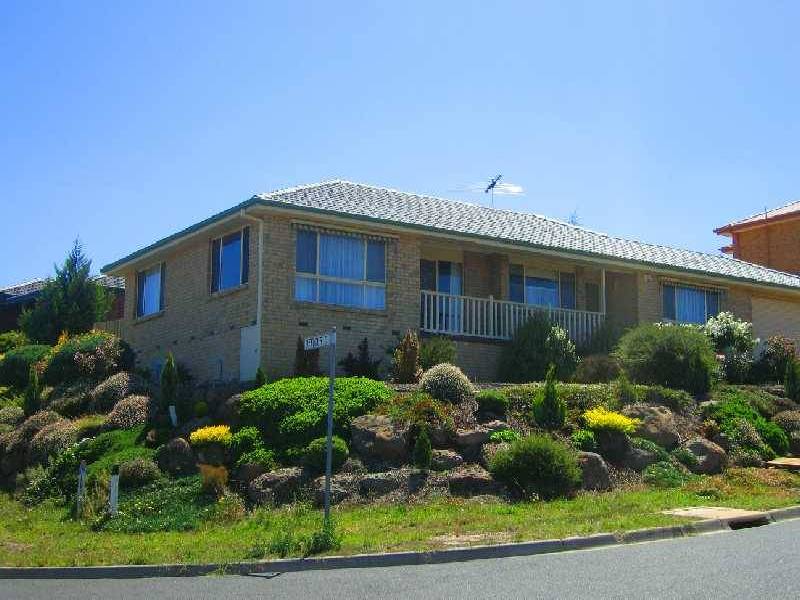 2 Officer Court, Sunbury VIC 3429