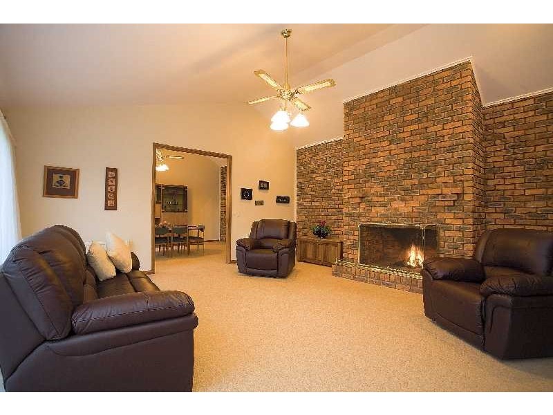 5 The Glade, Sunbury VIC 3429