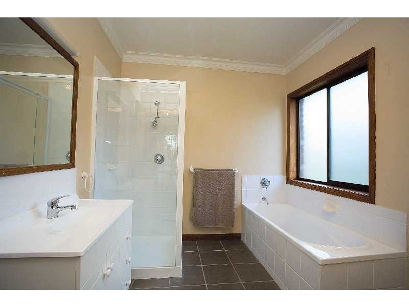 5 The Glade, Sunbury VIC 3429