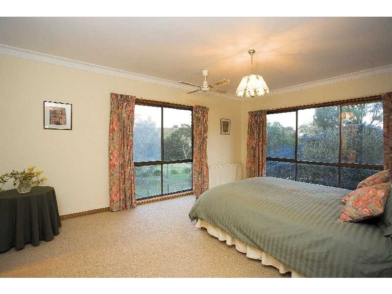 5 The Glade, Sunbury VIC 3429