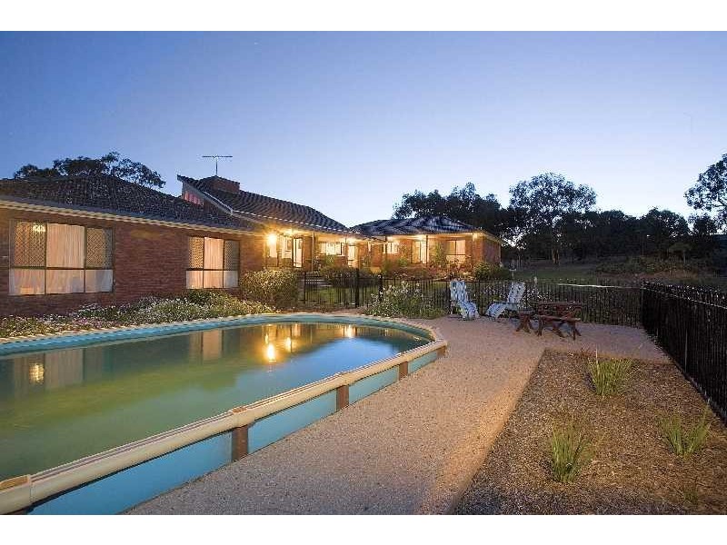 5 The Glade, Sunbury VIC 3429