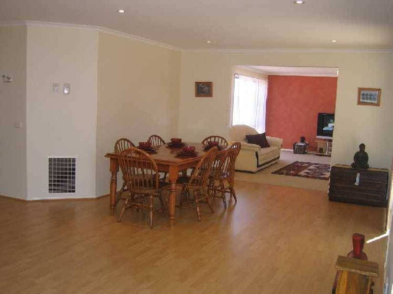 1 Semillon Court, Sunbury VIC 3429