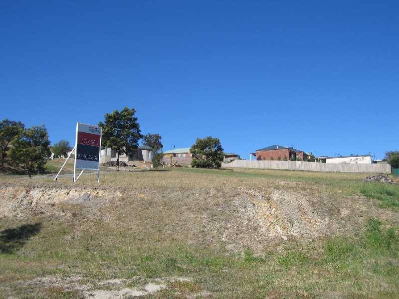 4 Bannon Avenue, Sunbury VIC 3429