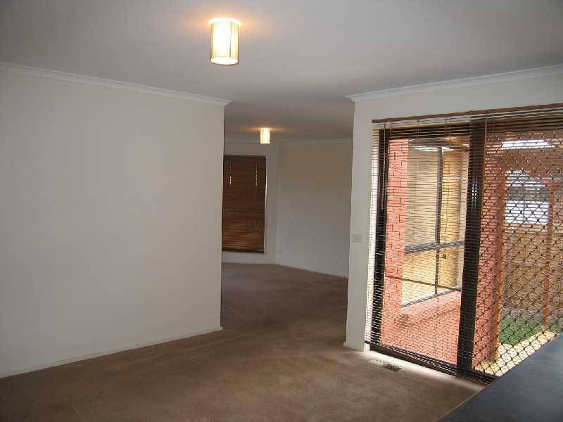 52 Burge Drive, Sunbury VIC 3429