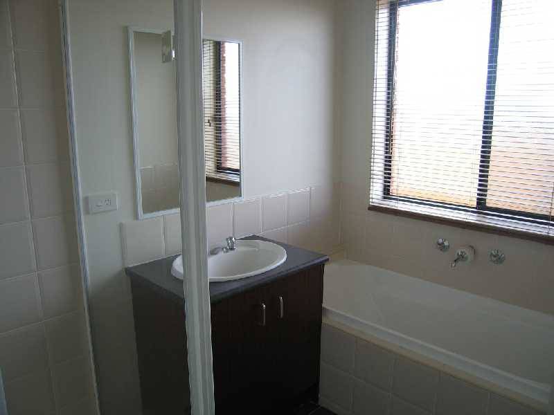 52 Burge Drive, Sunbury VIC 3429