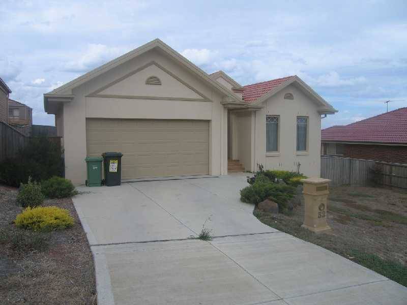 32 Bundanoon Avenue, Sunbury VIC 3429